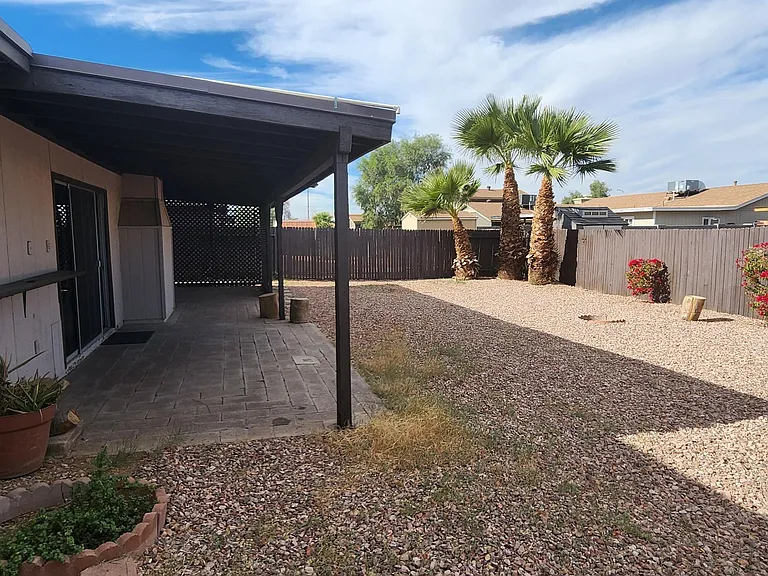 9002 W Roma Ave — Photo 24