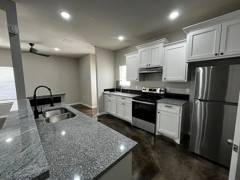 705 County Road 326 E — Photo 3