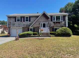 147 Colonial Dr, Taunton, MA 02780