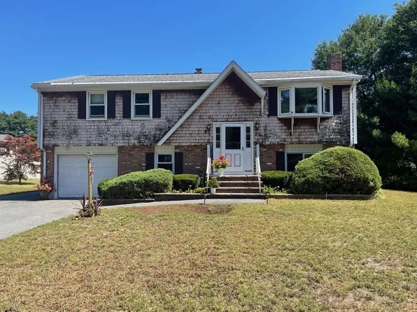 147 Colonial Dr, Taunton, MA 02780