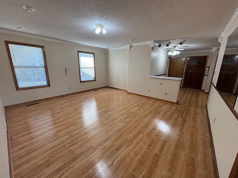 Living Room looking toward kitchen nook