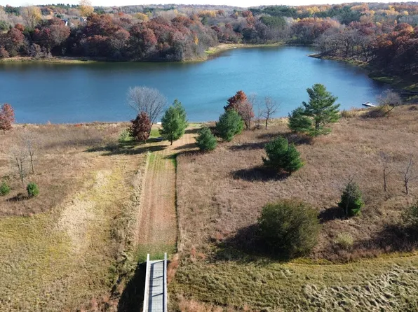 1021 Moon Glow Rd, Hudson, WI 54016