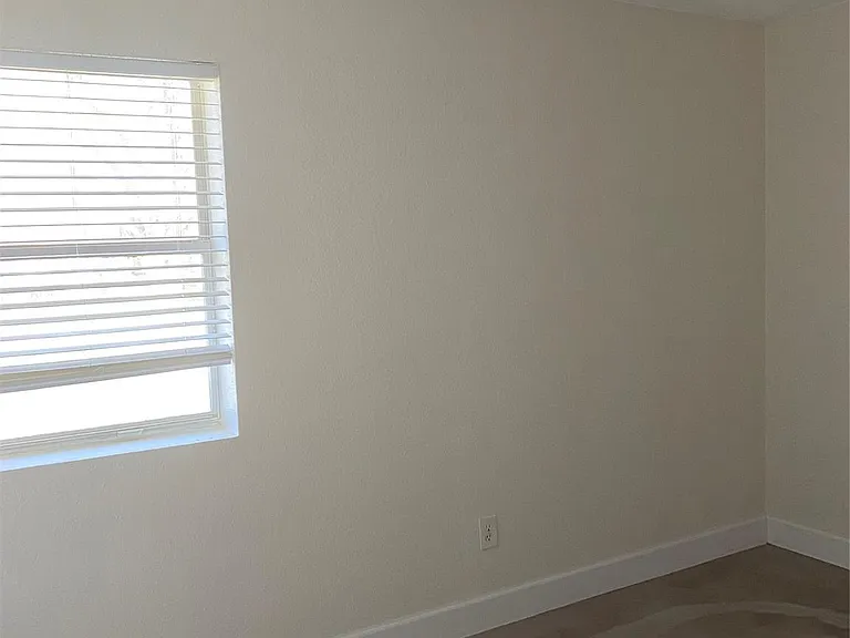 805 Laurel St — Photo 6