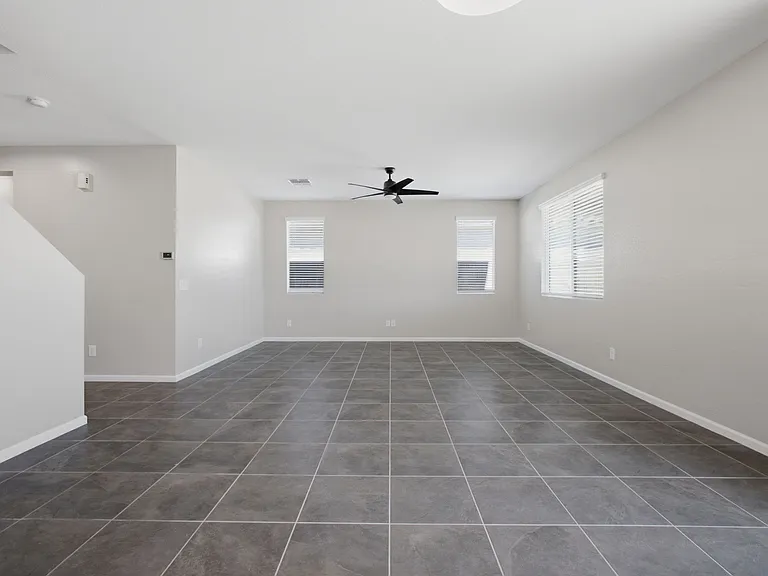 17851 W Daley Ln — Photo 6