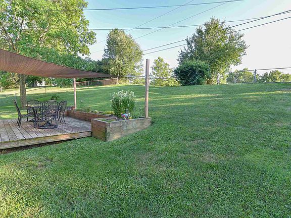 3rd image of 8594 Winthrop Cir