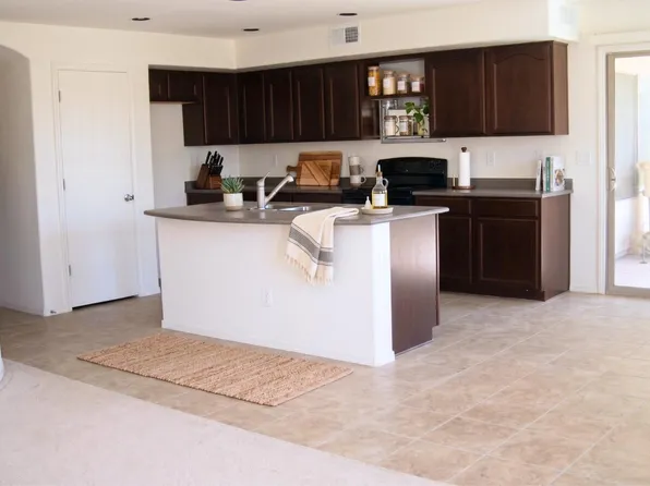 34974 N Bandolier Dr, San Tan Valley, AZ 85144