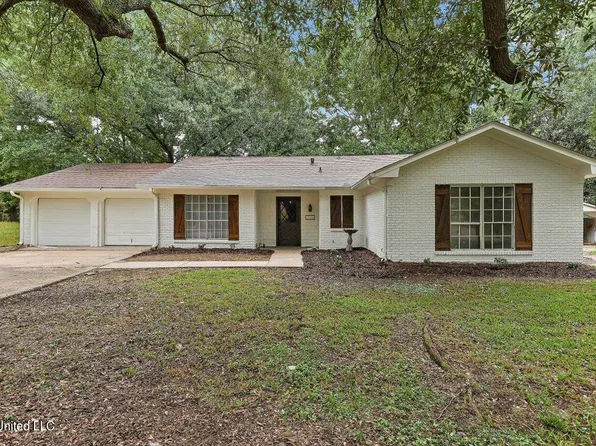 111 Diane Pl, Clinton, MS 39056