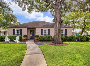 6261 Wickersham Ln, Houston, TX 77057