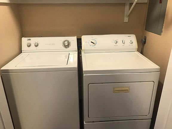 5th image of 1402 University Dr