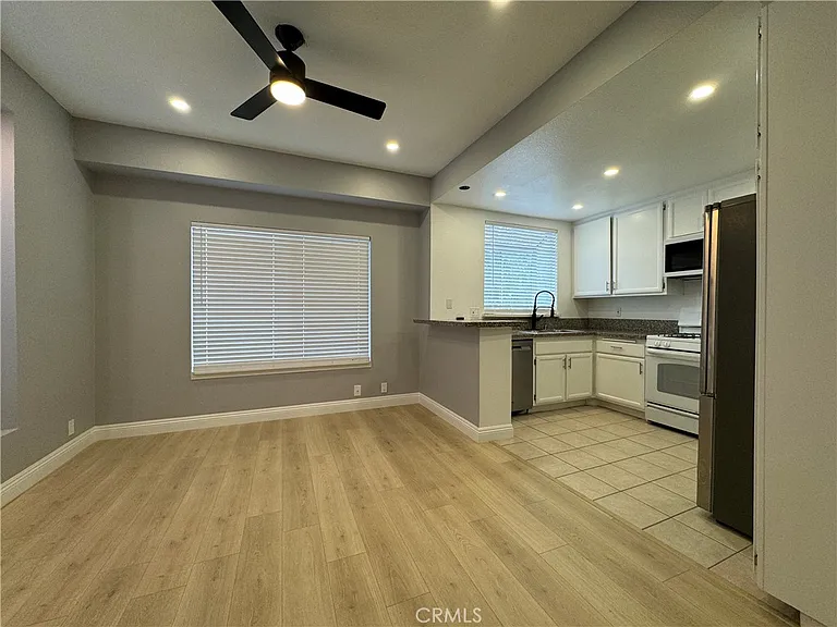 7430 Corbin Ave #9 — Photo 4