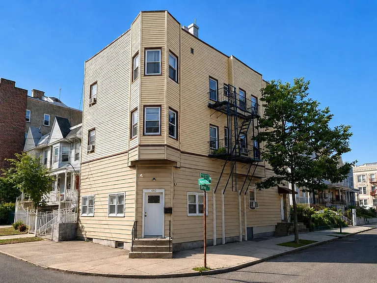 460 Mercer St #3L — Photo 7