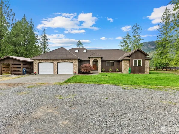 15619 N Trangen Loop Road, Arlington, WA 98223