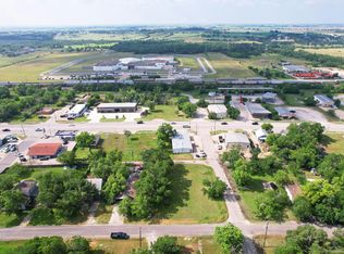 1021 W 3rd St, Taylor, TX 76574