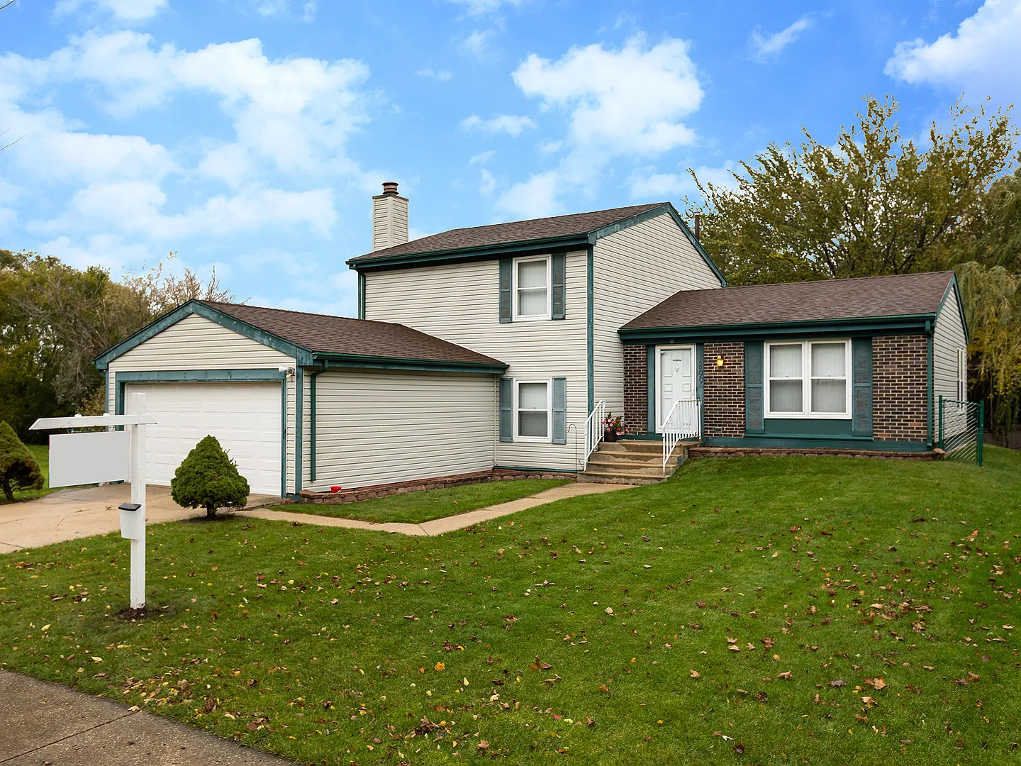 1899 Scarboro Dr photo 1