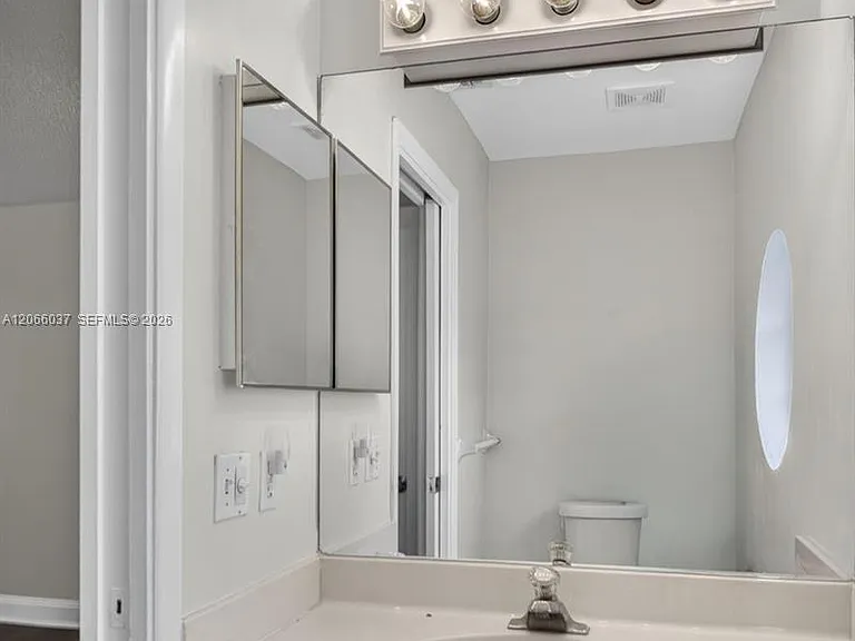 587 NW 38th Ave — Photo 30