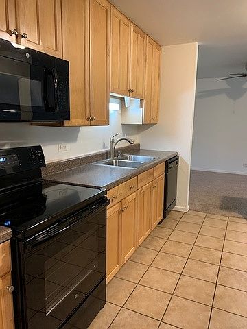1st image of 930 Beau Dr