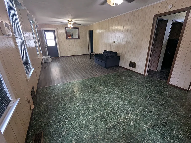 1302 Colburn St #1 — Photo 4
