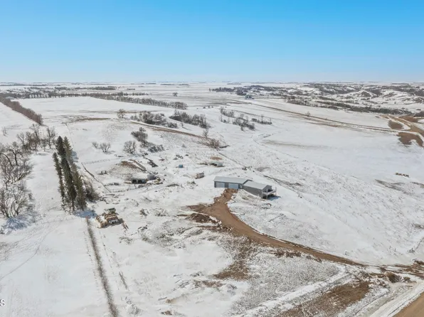 11400 135th Ave SE, Sawyer, ND 58781