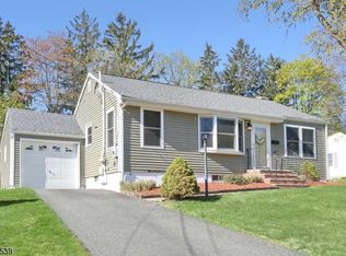 14 Columbia Way, Oakland, NJ 07436