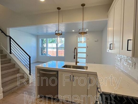 5th image of 4632 S Locust Ln