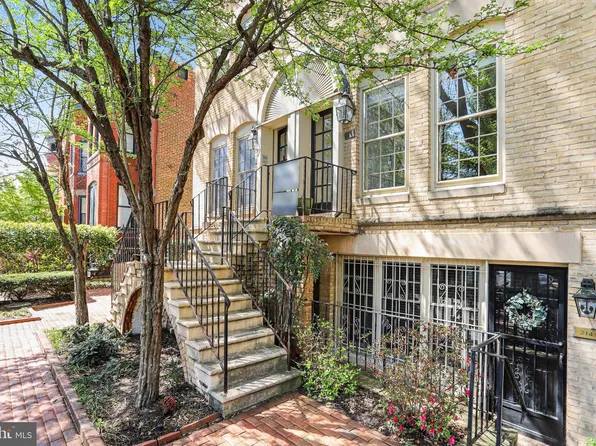 212 3rd St NE APT A, Washington, DC 20002