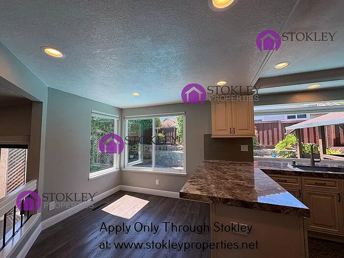 2397 Lake Meadow Cir — Photo 12