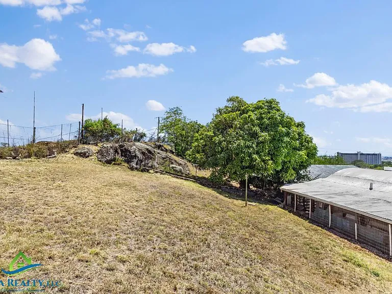 1905 Kalihi St — Photo 15