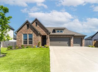 1414 Cannon Ln, Cave Springs, AR 72718