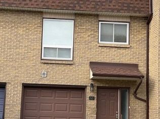 1115 Paramount Dr #68, Hamilton, ON L8J 1P6