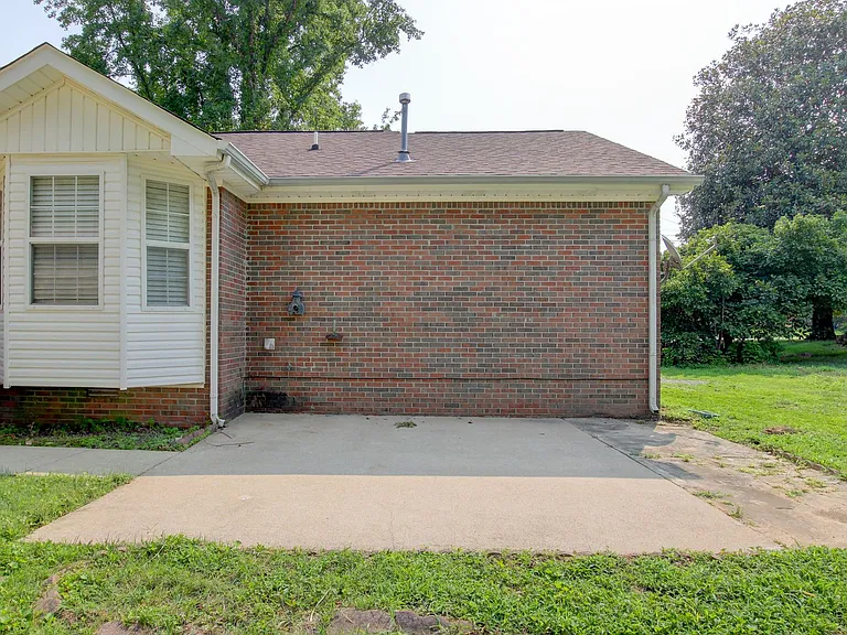 2104 Pea Ridge Rd — Photo 13