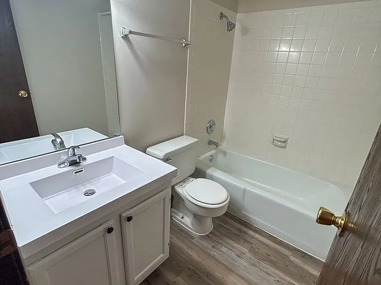 5225 Cleveland Ave — Photo 10