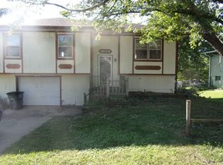1604 Stacy Rd, Harrisonville, MO 64701