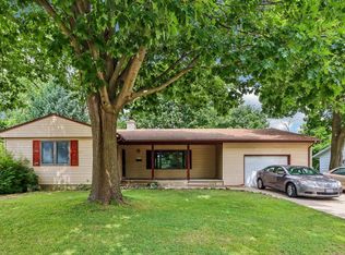 1222 W Salisbury Ln, Whitewater, WI 53190