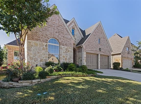 3rd image of 716 Petunia Dr