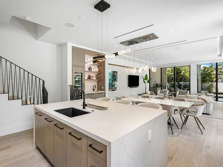 514 NE 7th Ave — Photo 14