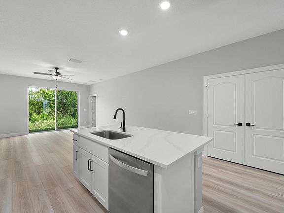 4th image of 1823 Gaiety Way