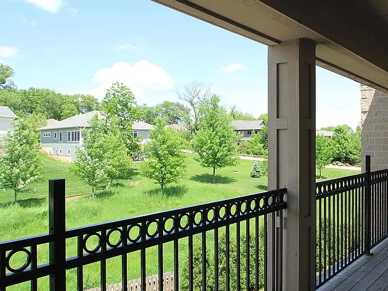 1132 Foster Rd — Photo 3