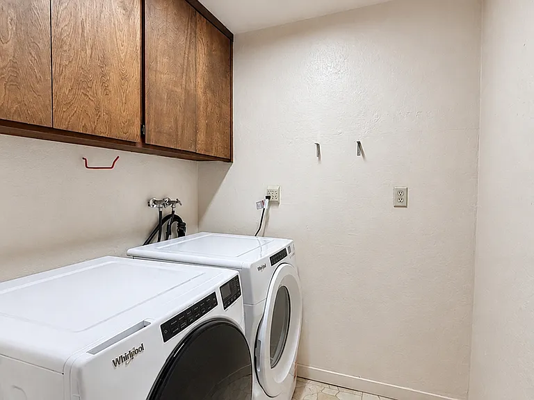 1220 Deer Rd — Photo 9