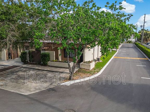 3rd image of 2304 Inagua Way