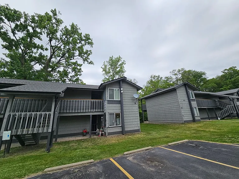 5022 E Riverside Blvd — Photo 1