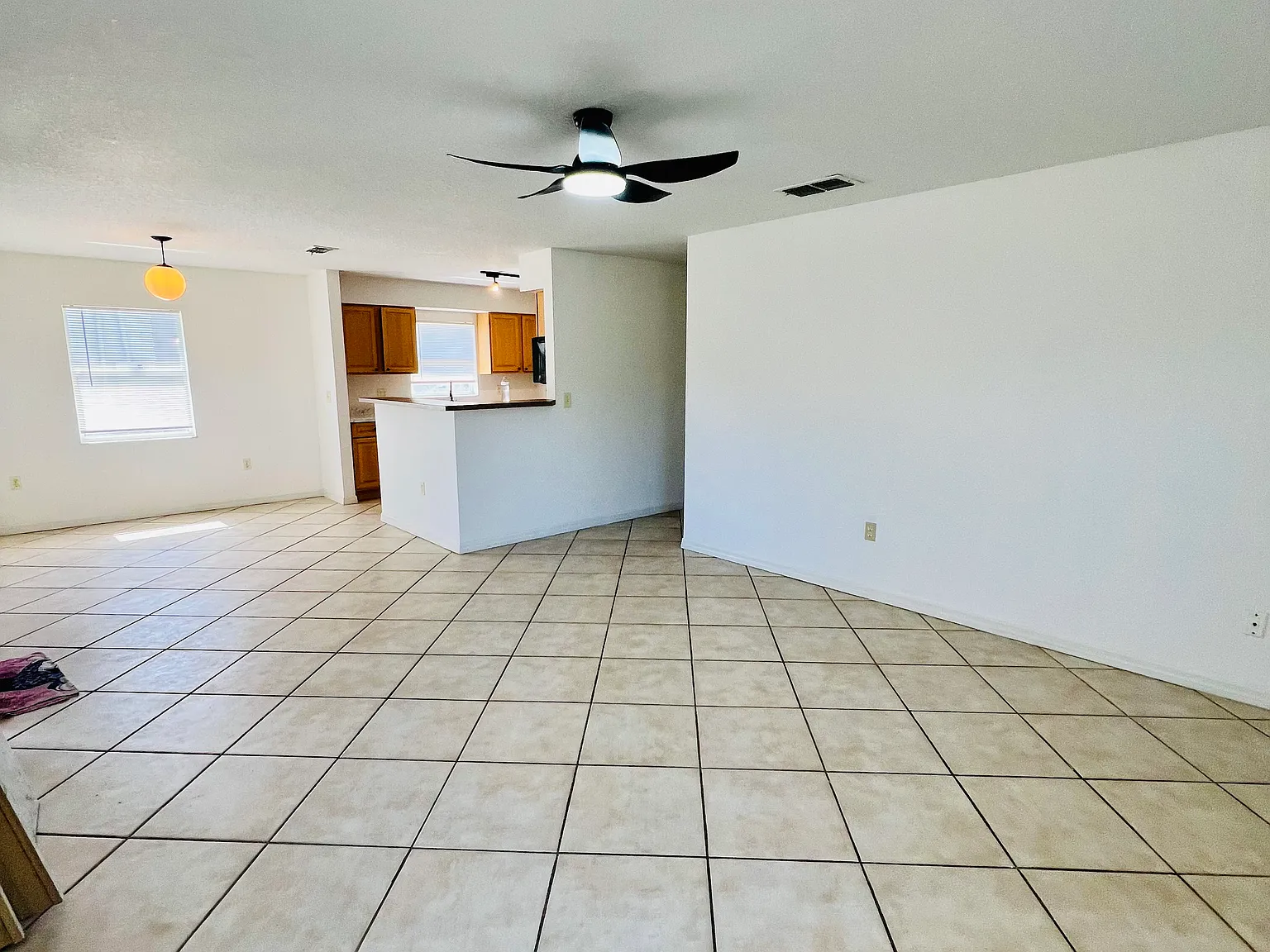 7910 Rose Ave — Photo 2