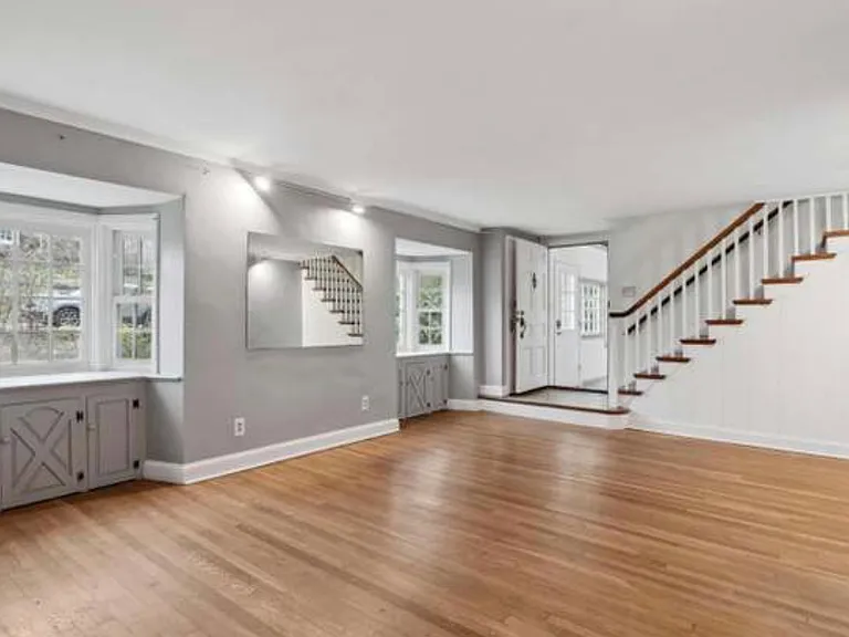 4240 Fairview Ave — Photo 4
