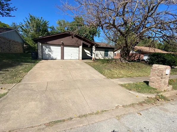 7517 Castillo Rd, Fort Worth, TX 76112