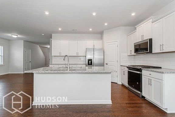 4th image of 328 Paulownia Cir