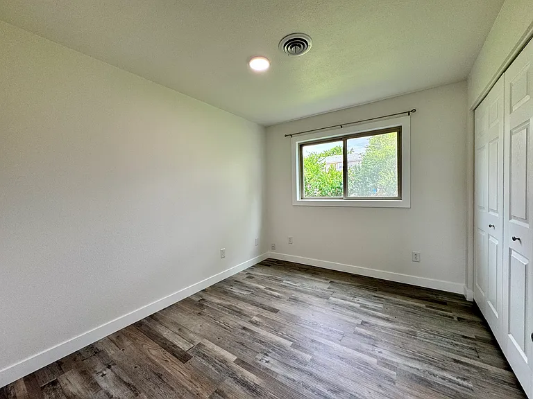 2340 Fairview Ave — Photo 7