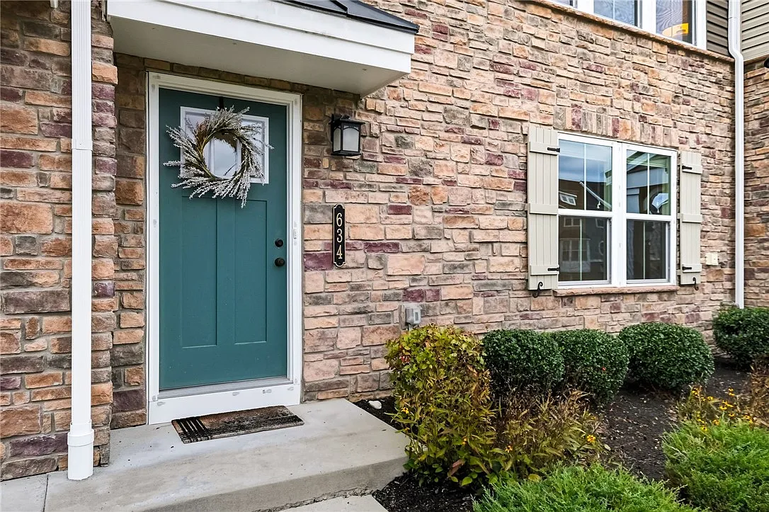 634 Amarth Ln photo 1