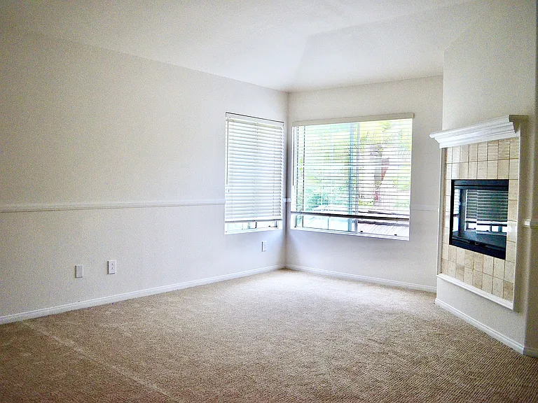 2906 Avenida Valera — Photo 7