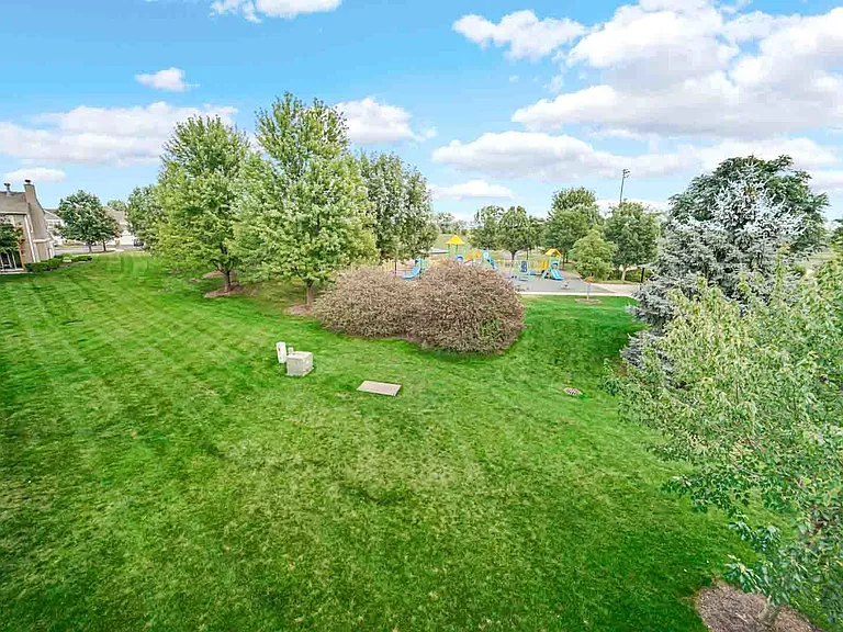 Genesee Dr — Photo 24