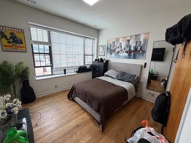 347 E 45th St #2W — Photo 4