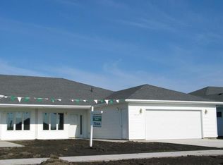 2510 Pembrooke Dr, Grand Forks, ND 58201
